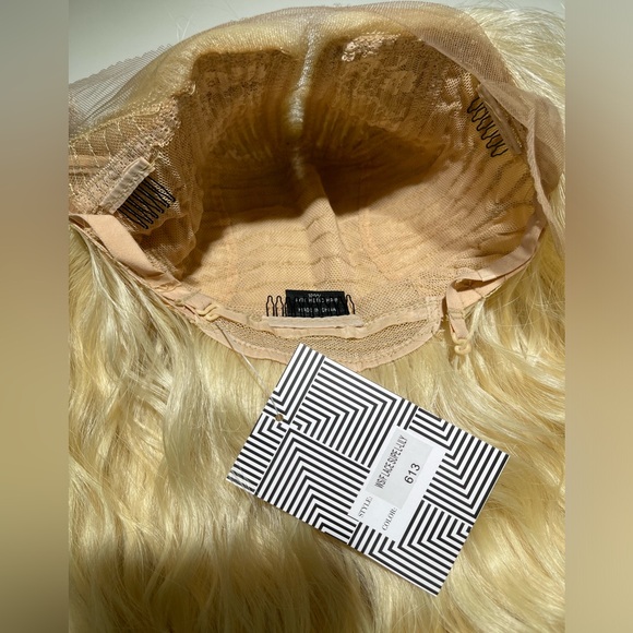 HAIR, 30” long, Wavy/crimped, lace front, center part Blonde #613 - Picture 9 of 9